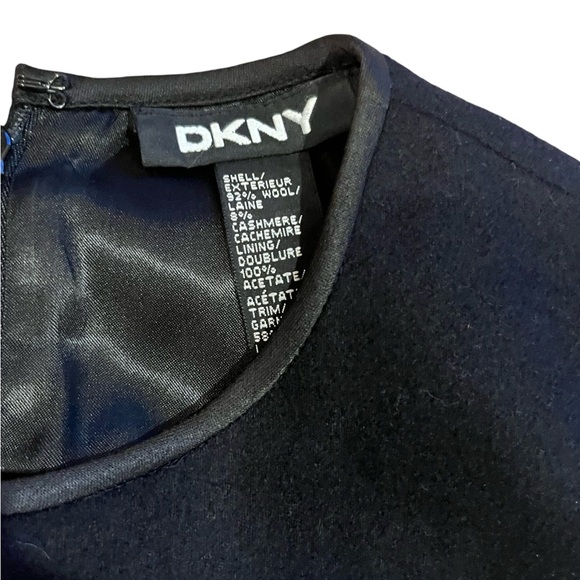 DKNY Dress with panels that open- flapper style wool dress - Drip waist size 8 - Picture 3 of 5